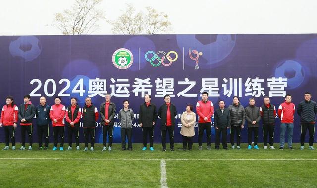 张小溪指出，这组数据呈现出两个突出特征：一是“她需求”的显性化。