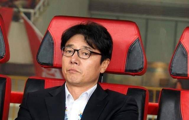 在玉纹与志忱的每一次对视、每一回擦肩中，都蕴含“发乎情止于礼”的中国式情感表达。