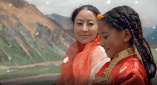 活动现 “玫瑰战争”李承铉追女绝招公布 谢娜想嫁人 2010-08-04 由谢娜首次担纲制片，携手韩国偶像明星李承铉打造的都市爱情喜剧《娜娜的玫瑰战争》将于8月26日全国公映。